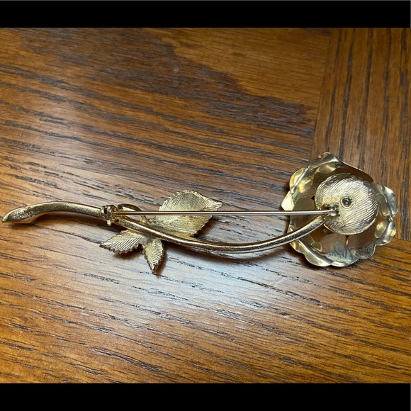 Vintage Single Rose 🌹 Stemmed Brooch - Picture 5 of 6